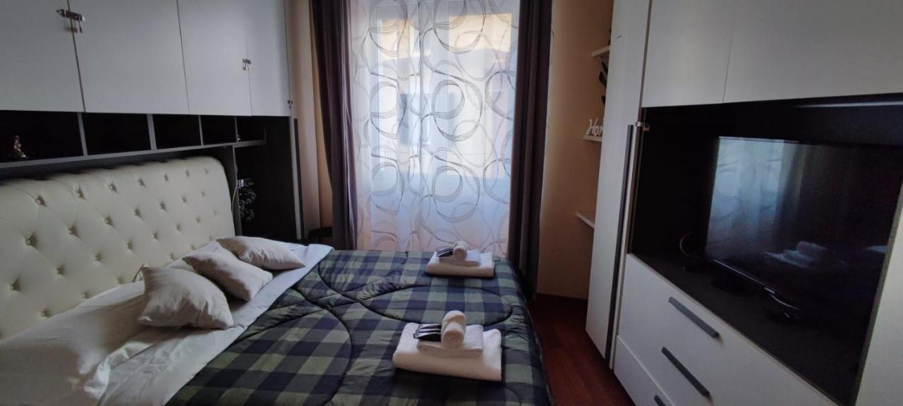 Azzurra Holiday Home - 850 M Al Mare - 75 Mq - Balconata Vivibile - Wi-Fi - Pay Tv Gratis - Posteggio Auto Condominiale Non Assegnato 拉帕洛 外观 照片