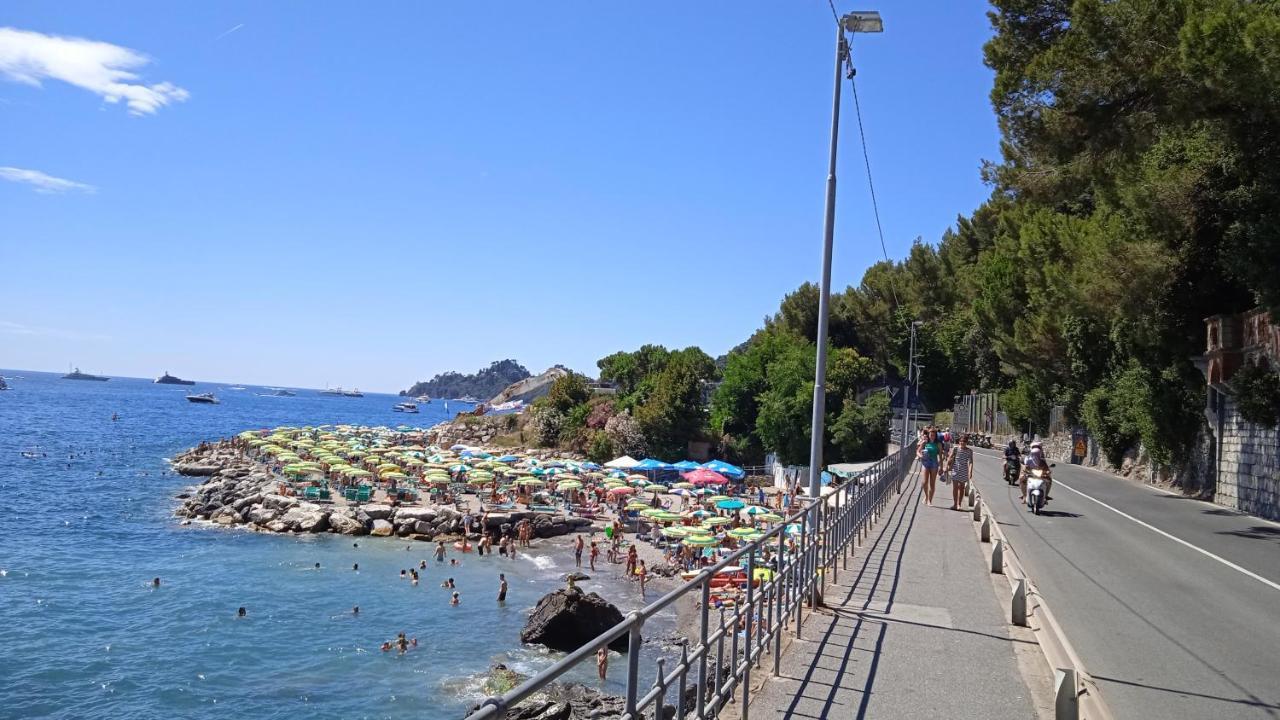 Azzurra Holiday Home - 850 M Al Mare - 75 Mq - Balconata Vivibile - Wi-Fi - Pay Tv Gratis - Posteggio Auto Condominiale Non Assegnato 拉帕洛 外观 照片